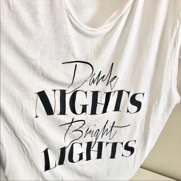 DIVIDED H&M White Printed Tee Crop Top Women’s Size Large - Picture 6 of 7